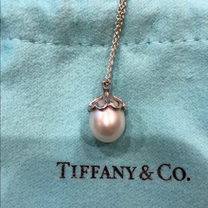 Tiffany&Co Silver Heart Cap Pearl Pendant Necklace